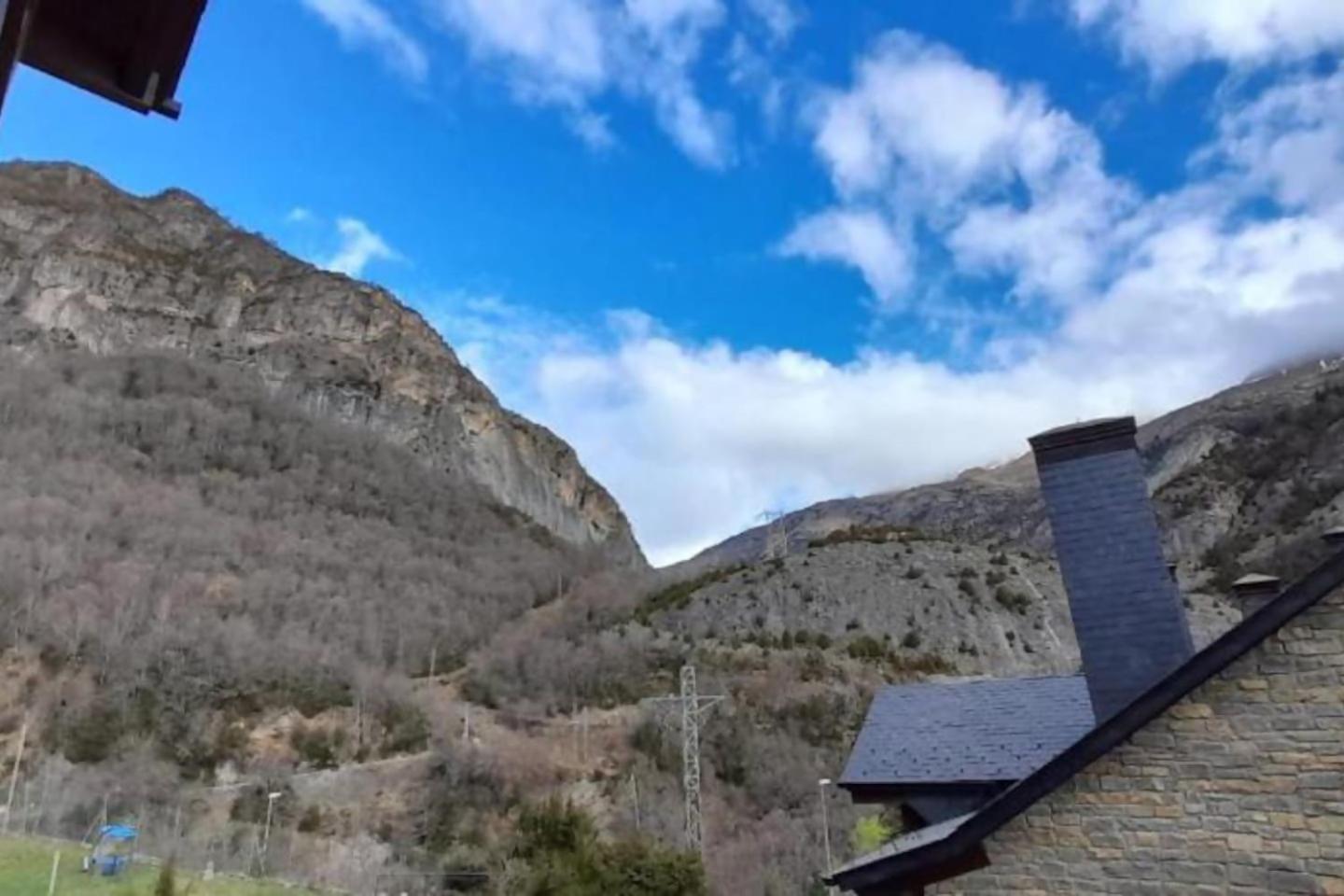 Apartamento Tarmanones Escarrilla Dış mekan fotoğraf